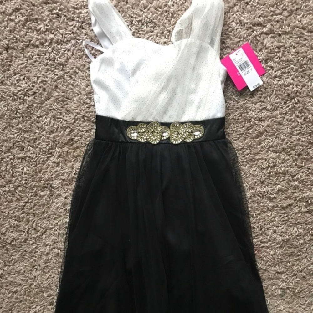 NWT Amy BYER Gorgeous Shimmer Formal Dress Girls 7